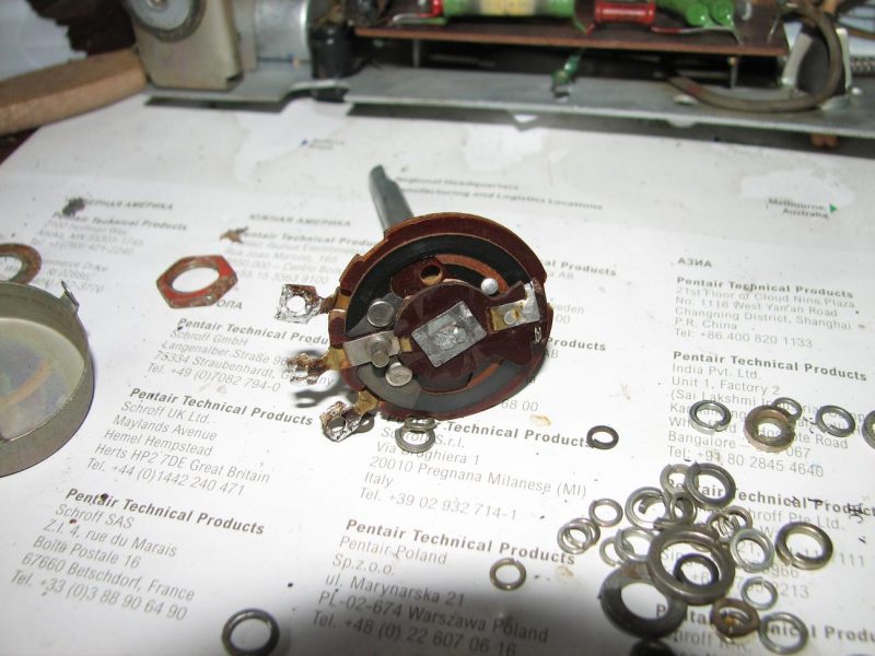 Почищенный резистор регулировки громкости