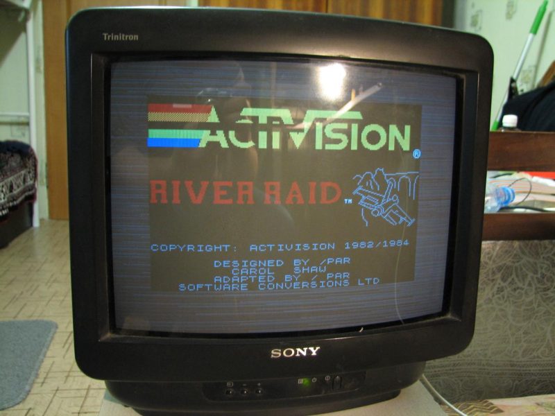 Загрузка игры "River Raid"